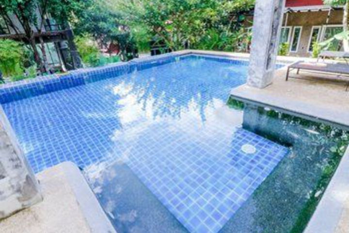 Pool 24 of 28