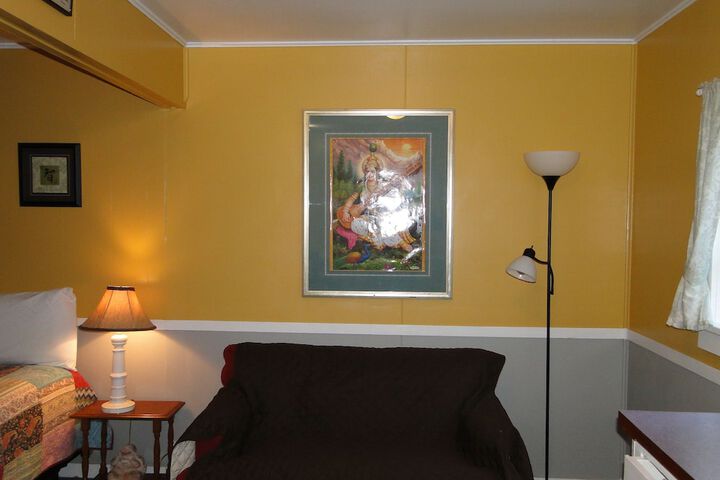 Room 9 of 41