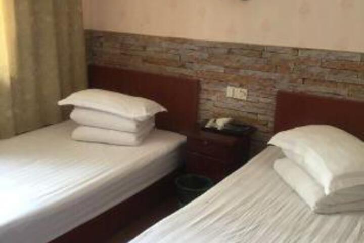 Room 5 of 6