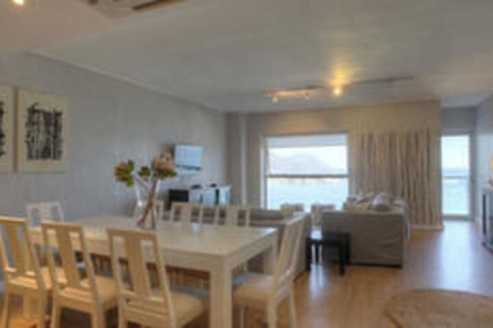 Room 4 of 6