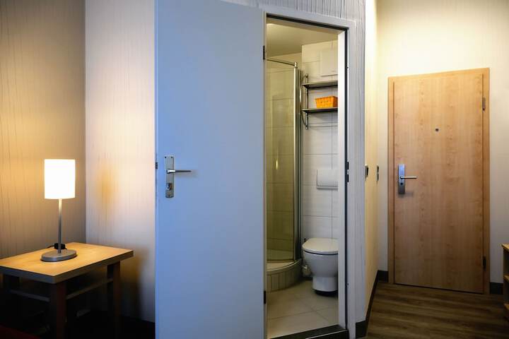 Room 11 of 209