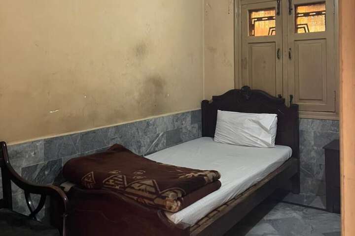 Room 7 of 17