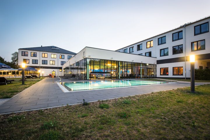 Pool Hotel