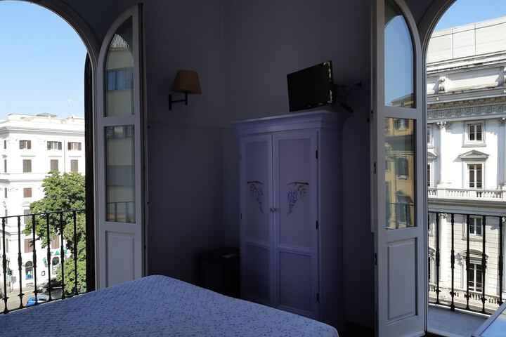 Room 36 of 76