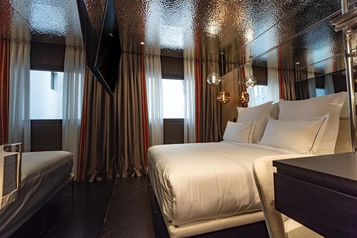 Room 5 of 91