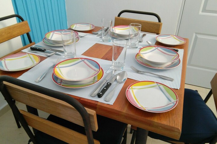 Room 4 of 8