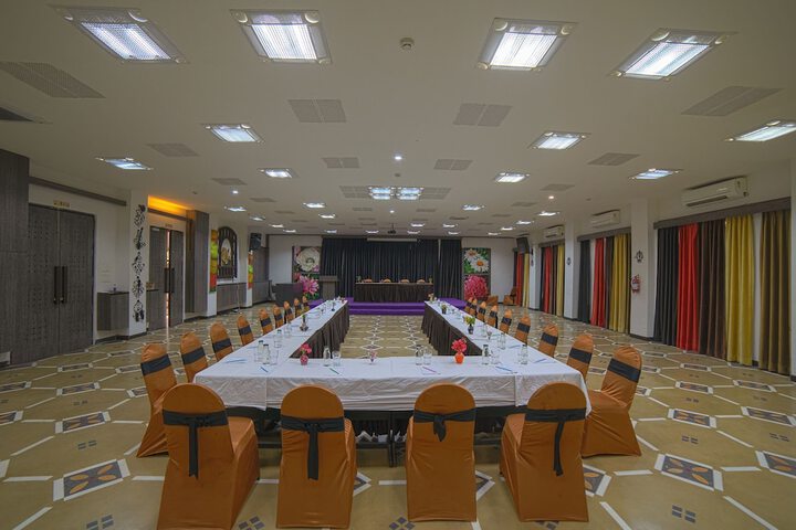 Business Center 107 of 143