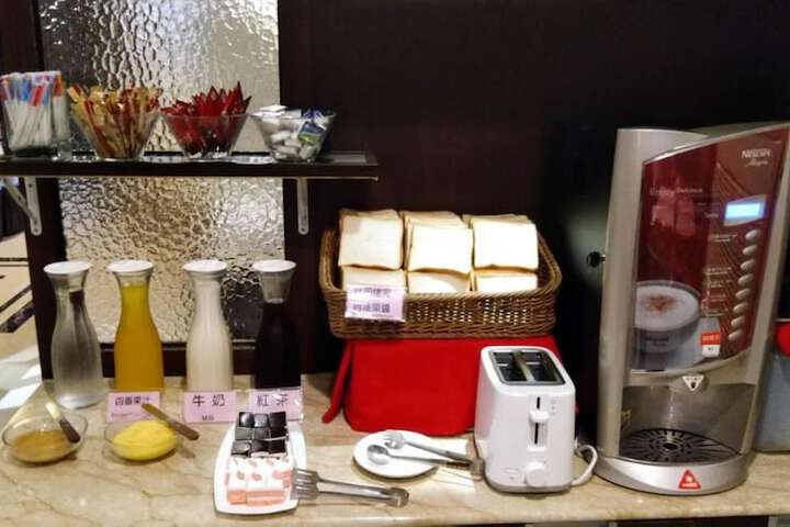 Breakfast/Coffee Service 35 of 45
