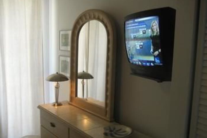 Room 13 of 40