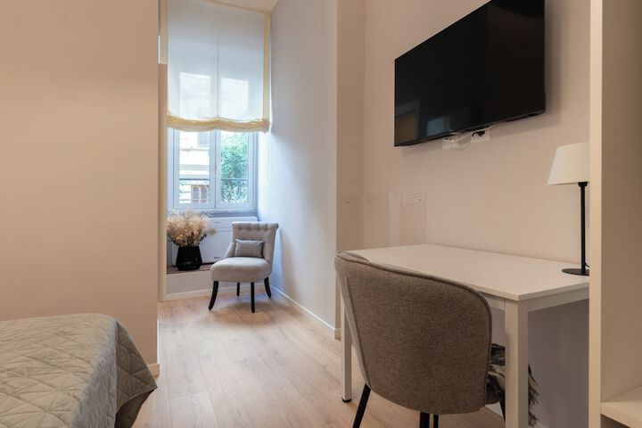 Room 10 of 25