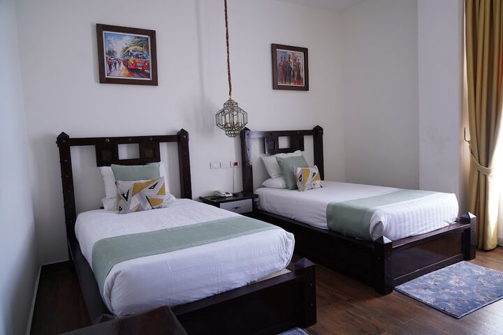 Room 8 of 24