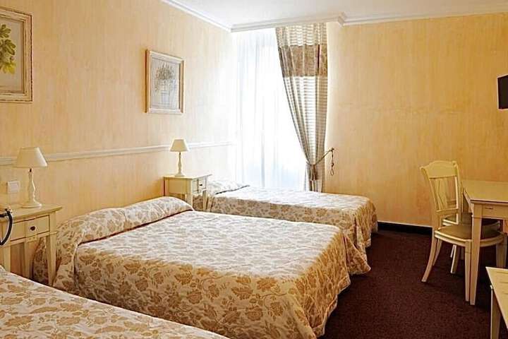 Room 13 of 49