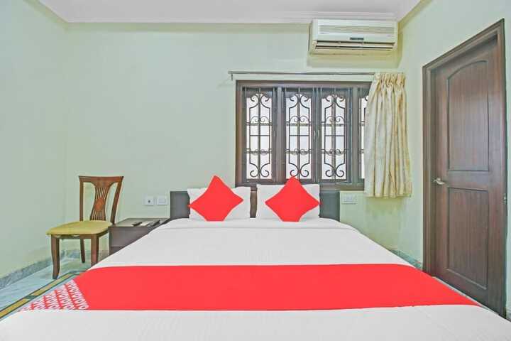 Room 7 of 13