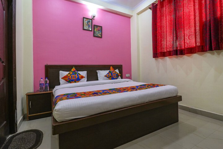 Room 12 of 27