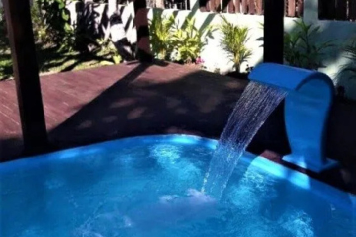 Pool 10 of 14