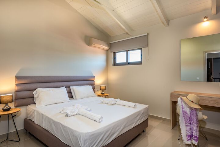 Room 12 of 24