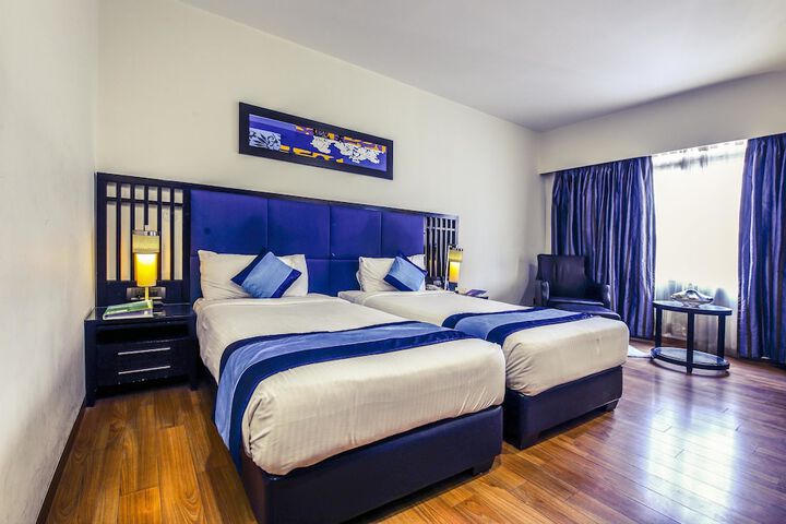Room 8 of 34