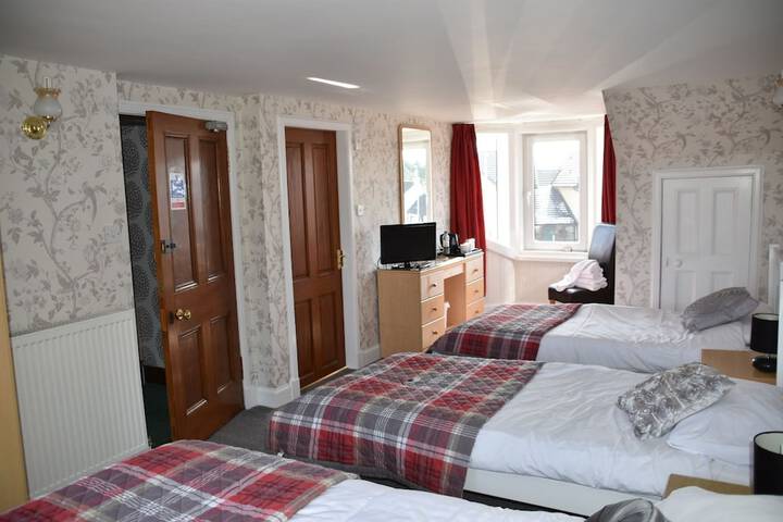 Room 7 of 20