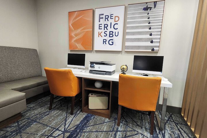 Business Center 30 of 33