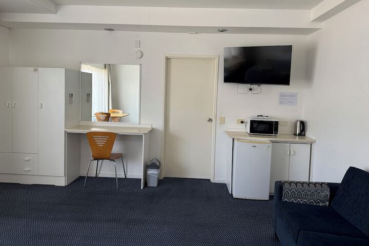 Room 11 of 64
