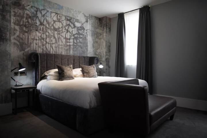 Room 14 of 60
