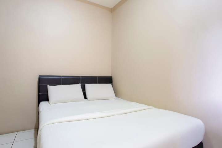 Room 8 of 15