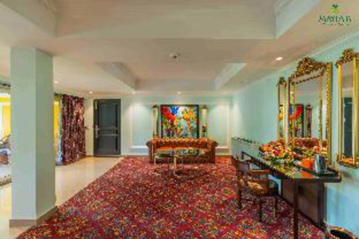 Room 4 of 11