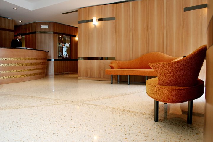 Entrance & Lobby