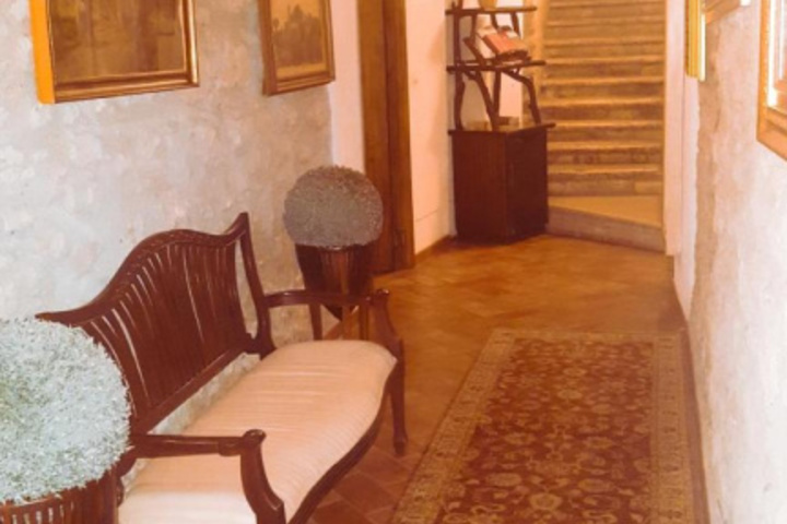 Room 12 of 23