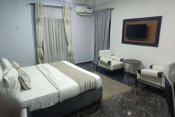 Room 5 of 31