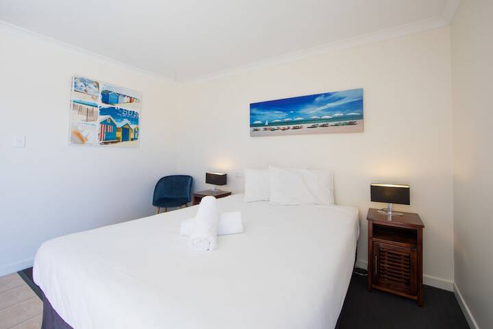 Room 4 of 32