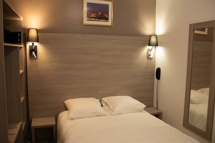 Room 5 of 22