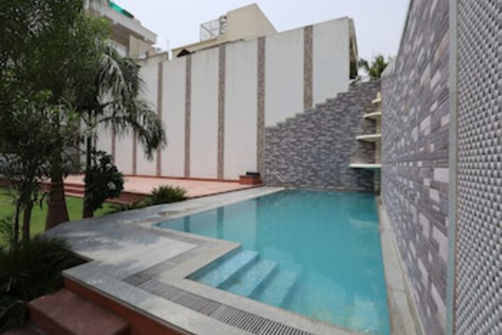 Pool 2 of 2
