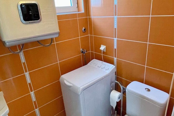 Room 70 of 97