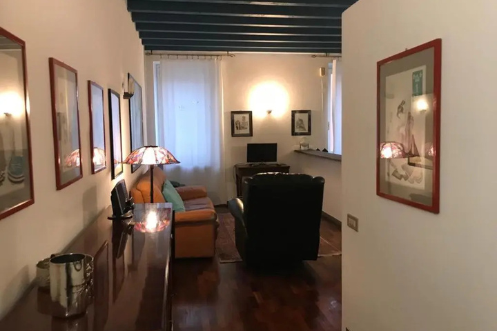 Room 2 of 12
