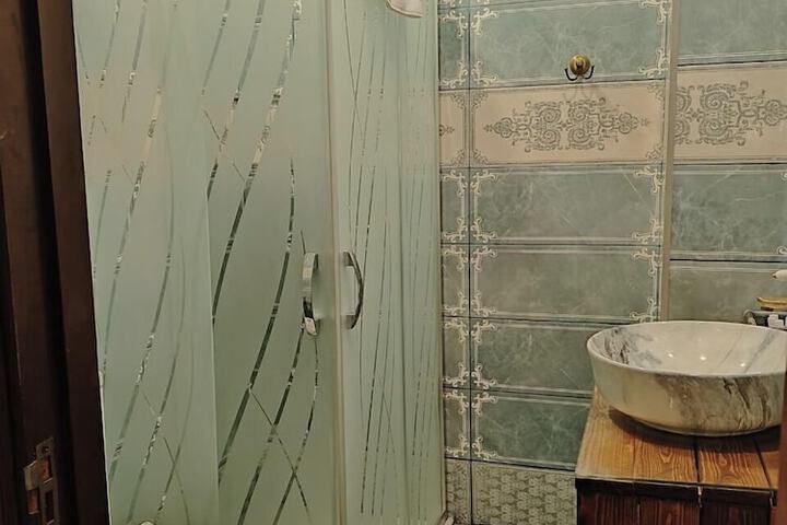 Room 100 of 140