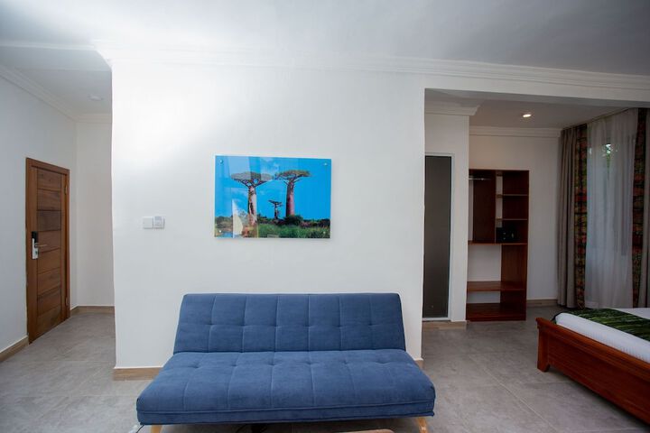 Room 14 of 78