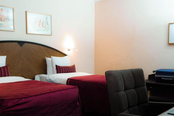Room 42 of 91