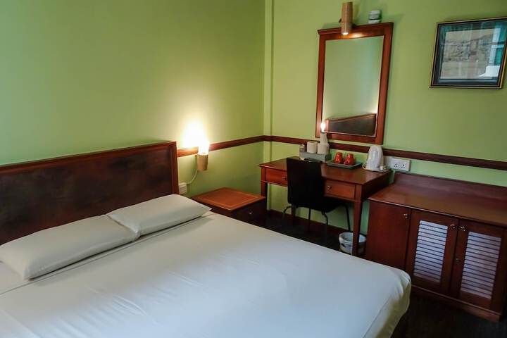 Room 26 of 61