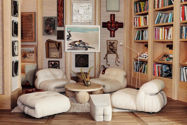 Lounge 165 of 180