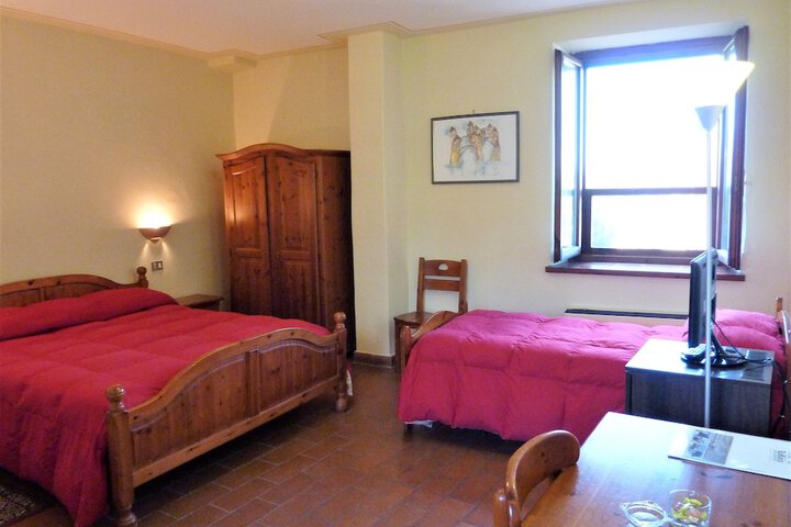 Room 10 of 35