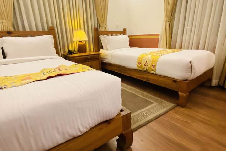 Room 42 of 214
