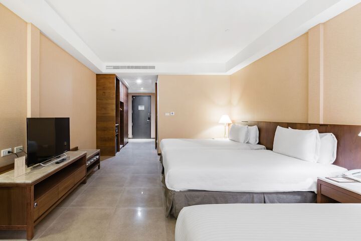 Room 14 of 123