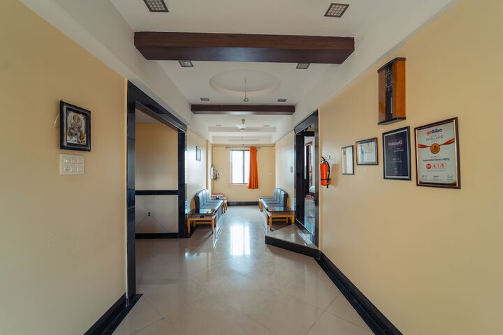 Ballroom/Hall 51 of 55