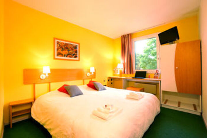 Room 13 of 27