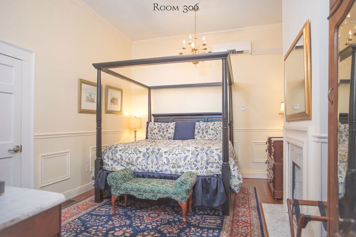 Room 37 of 170
