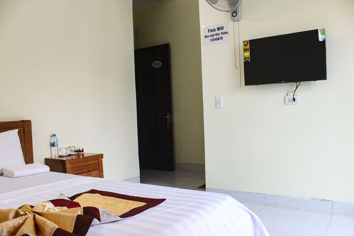 Room 6 of 82