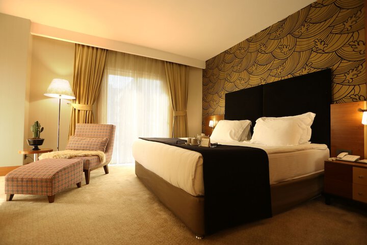Room 12 of 52