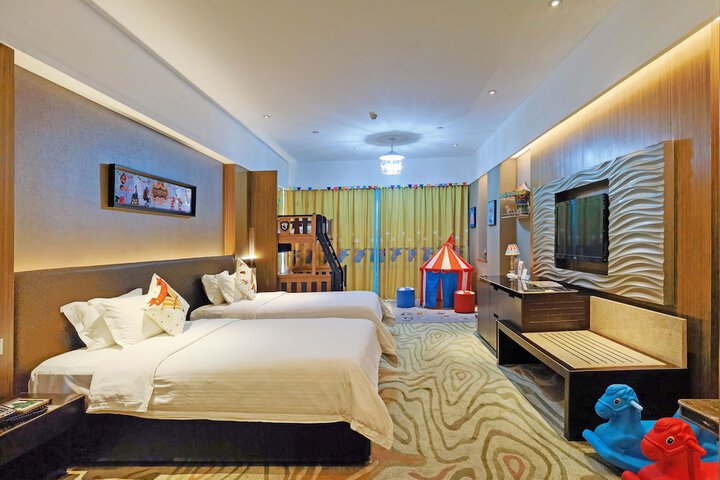 Room 34 of 151