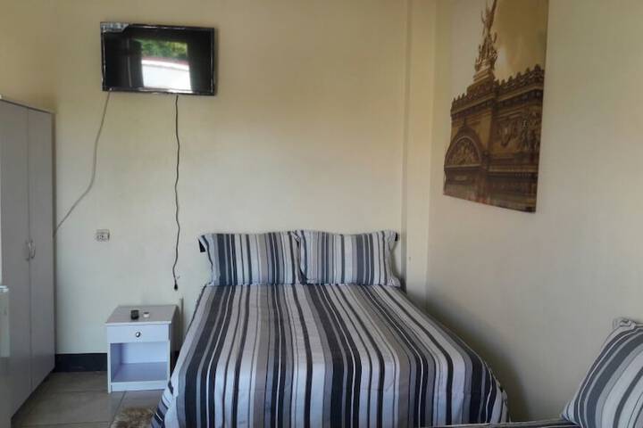 Room 6 of 40